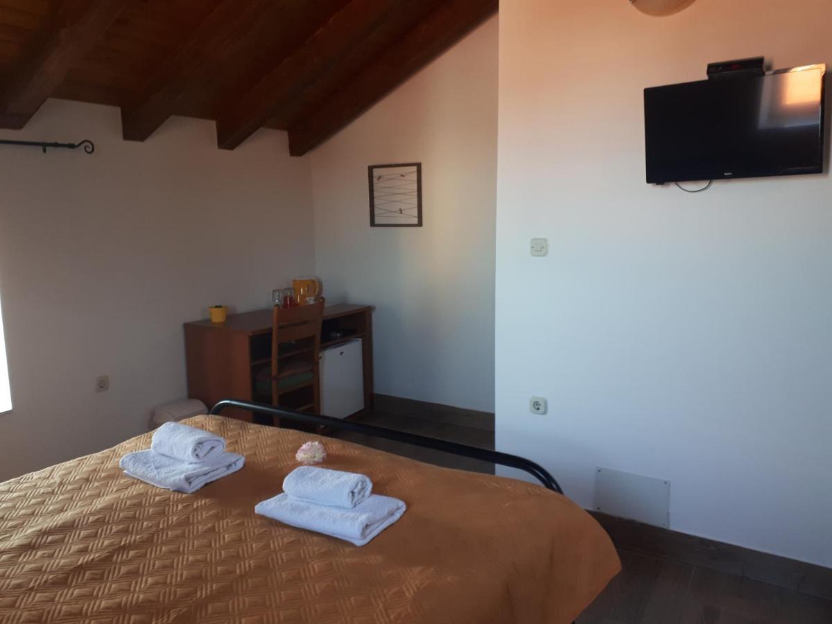 Guest House Provista Veli Iz Exterior photo